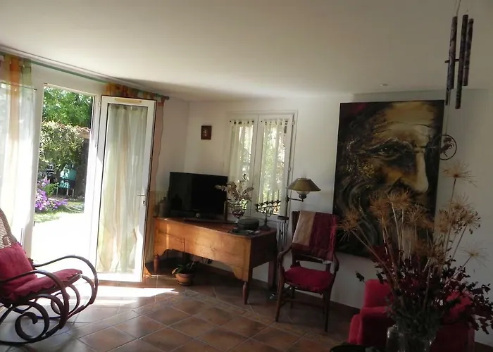 Le Clos Des Vignes Raphael Bed & Breakfast Saint-Raphaël