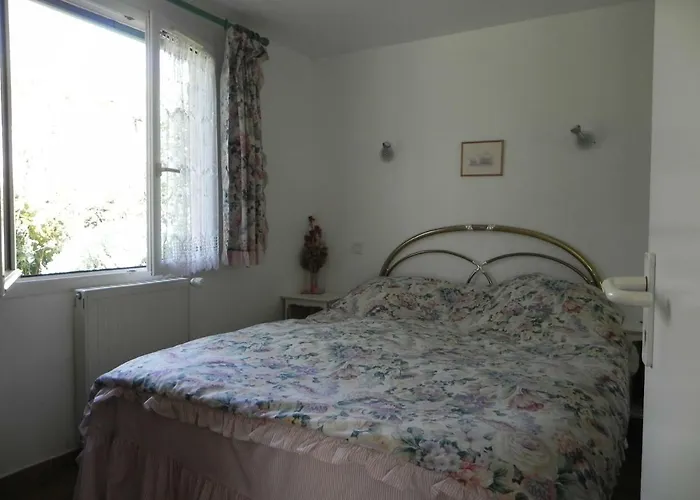 Le Clos Des Vignes Raphael Bed & Breakfast 4*
