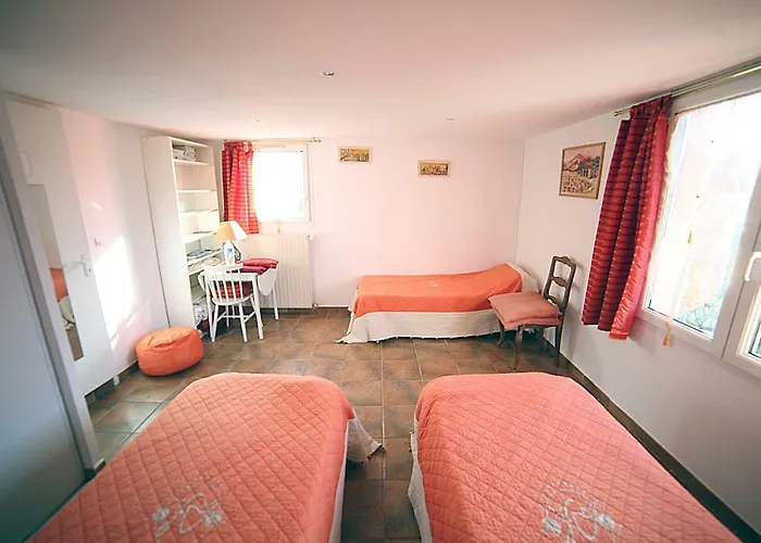 Le Clos Des Vignes Raphael Bed & Breakfast