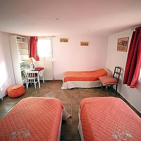 Le Clos Des Vignes Raphael Bed and Breakfast