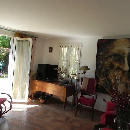 Le Clos Des Vignes Raphael Bed & Breakfast Saint-Raphaël