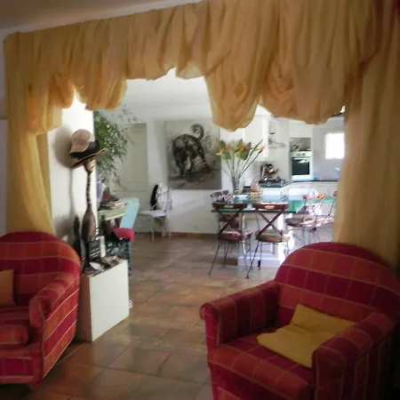 Bed & Breakfast Le Clos Des Vignes Raphael 4*