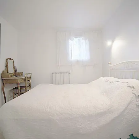 Le Clos Des Vignes Raphael Bed and Breakfast Saint-Raphaël