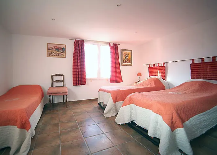 Le Clos Des Vignes Raphael