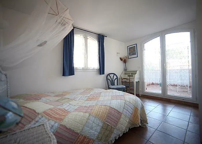Bed & Breakfast Le Clos Des Vignes Raphael 4*